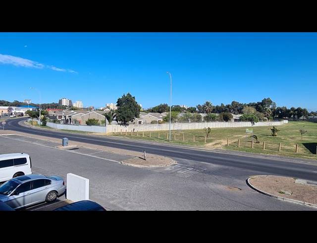 2 BEDROOM APARTMENT FOR SALE IN STRAND CENTRAL